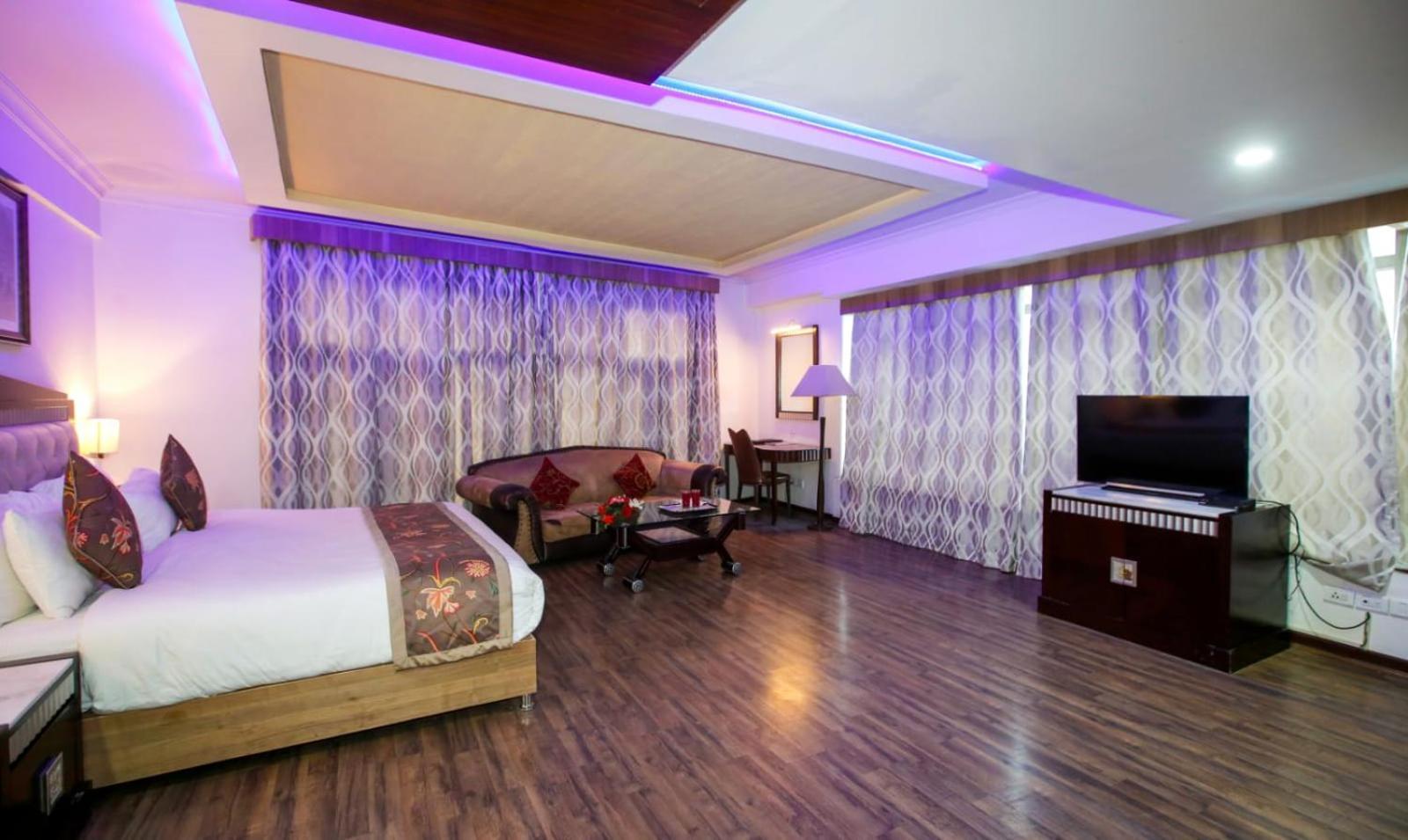 Hotel The Residency Srinagar Buitenkant foto