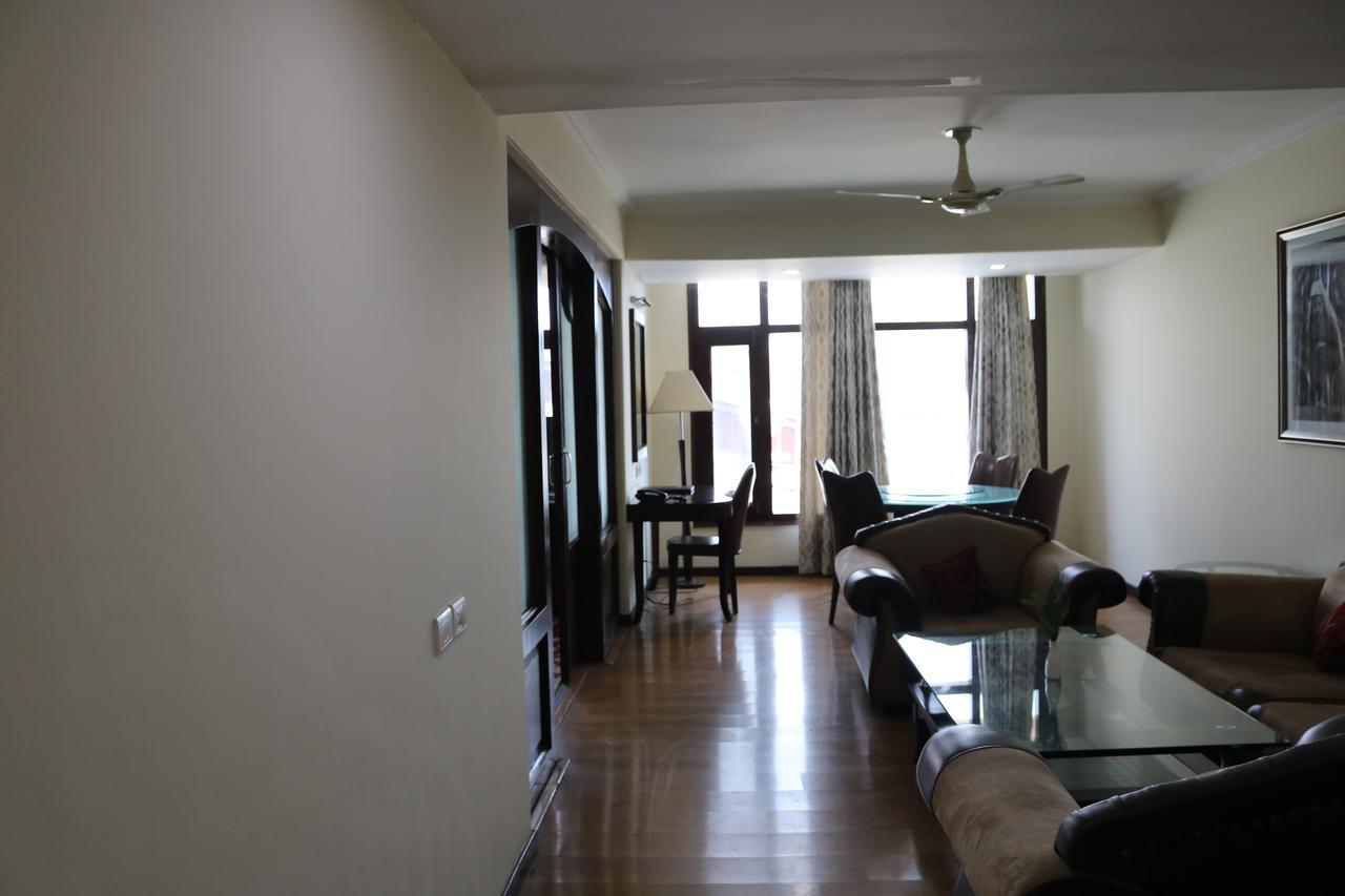 Hotel The Residency Srinagar Buitenkant foto